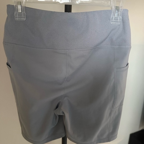 Reebok Women's Bike Shorts in Gray - Picture 3 of 5